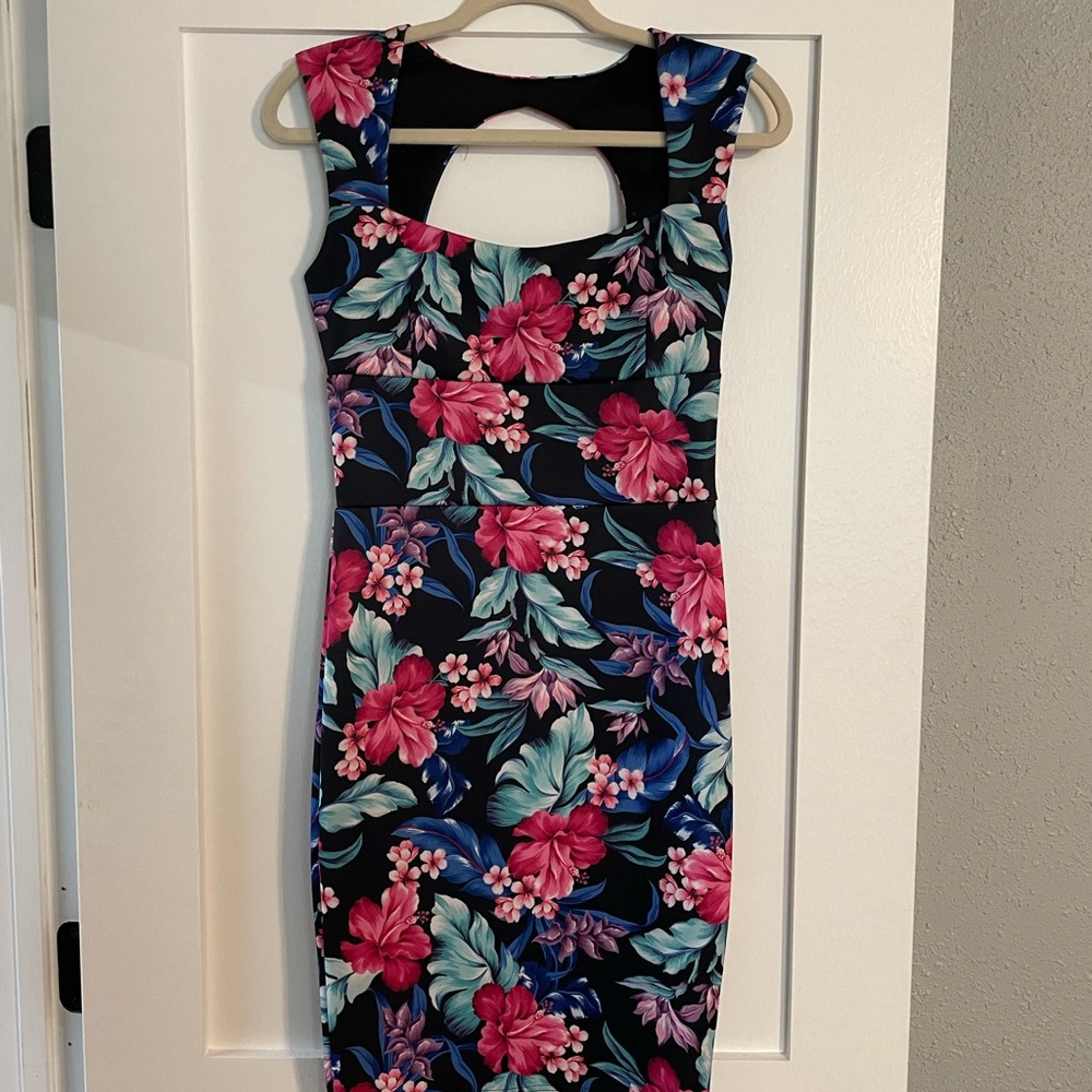 VENUS Pink and Blue Backless Bodycon Dress